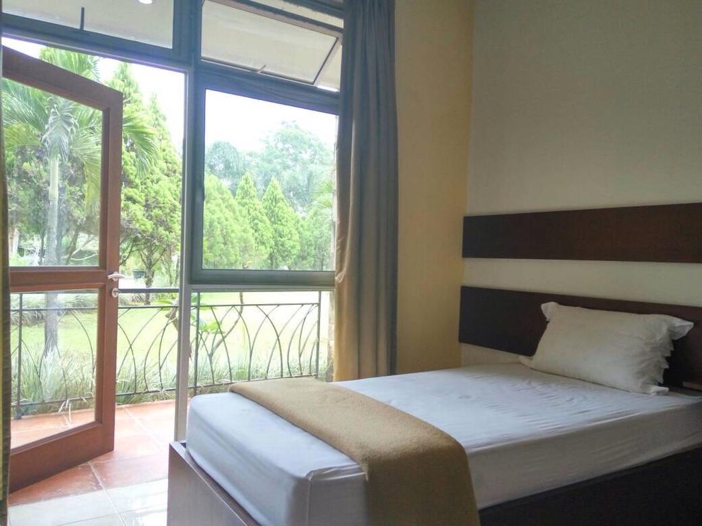 Le Villa Bougenville Bogor Buitenkant foto