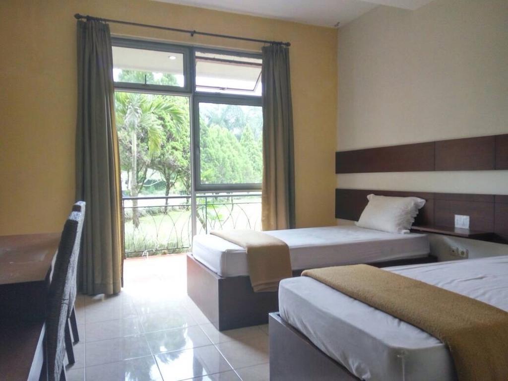 Le Villa Bougenville Bogor Buitenkant foto